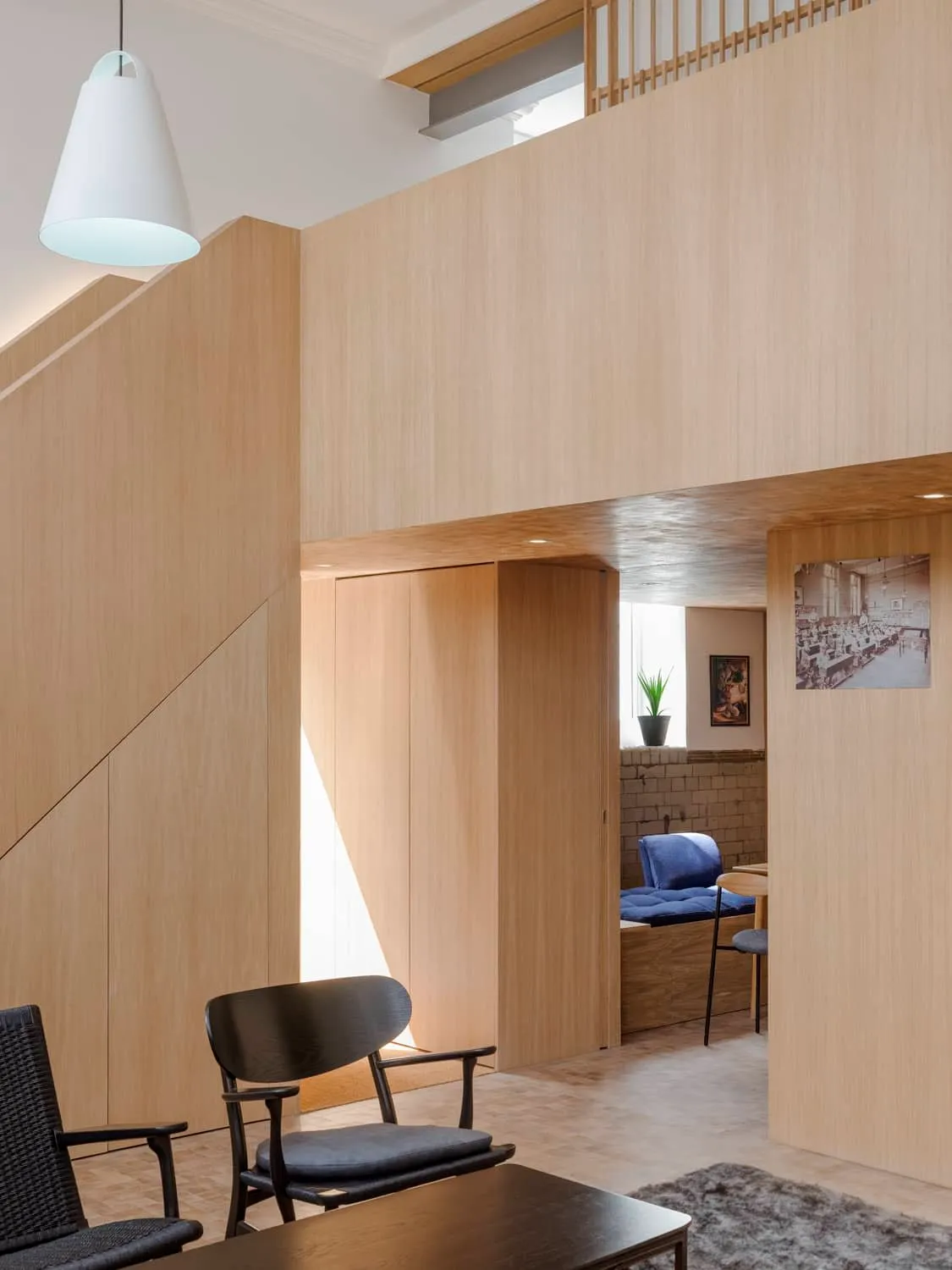 Apartment Block, Clerkenwell, EC1 &mdash; Coffee table and stair