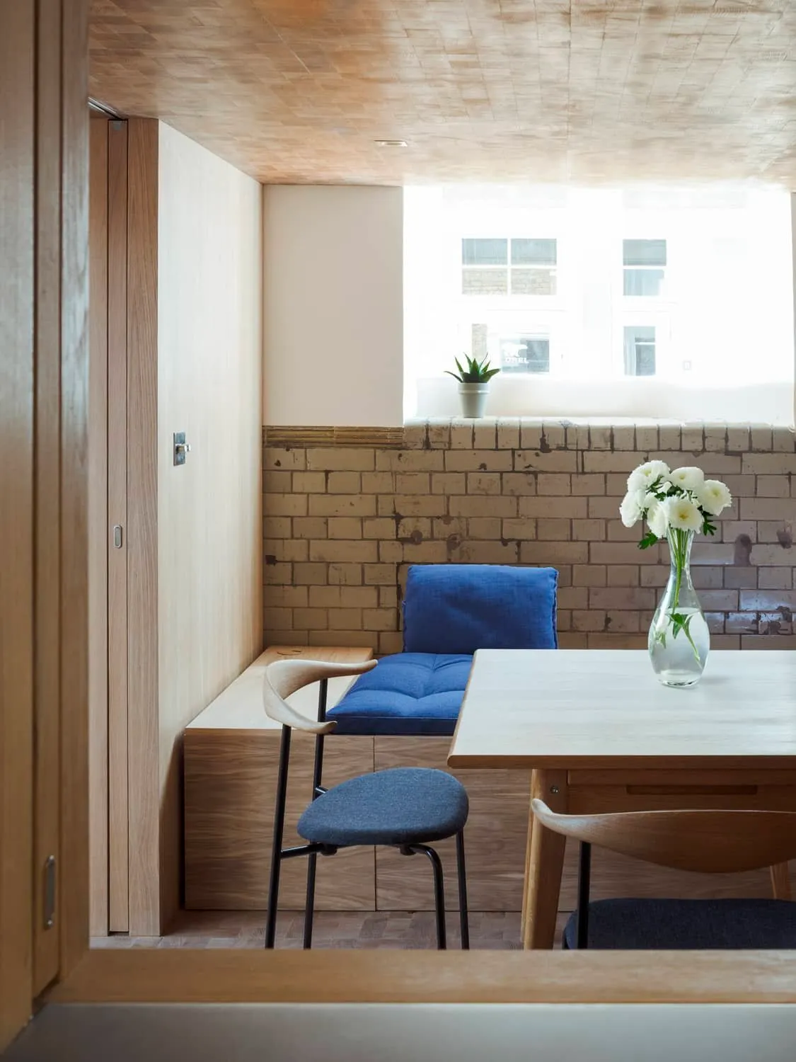 Apartment Block, Clerkenwell, EC1 &mdash; Flexible dining room