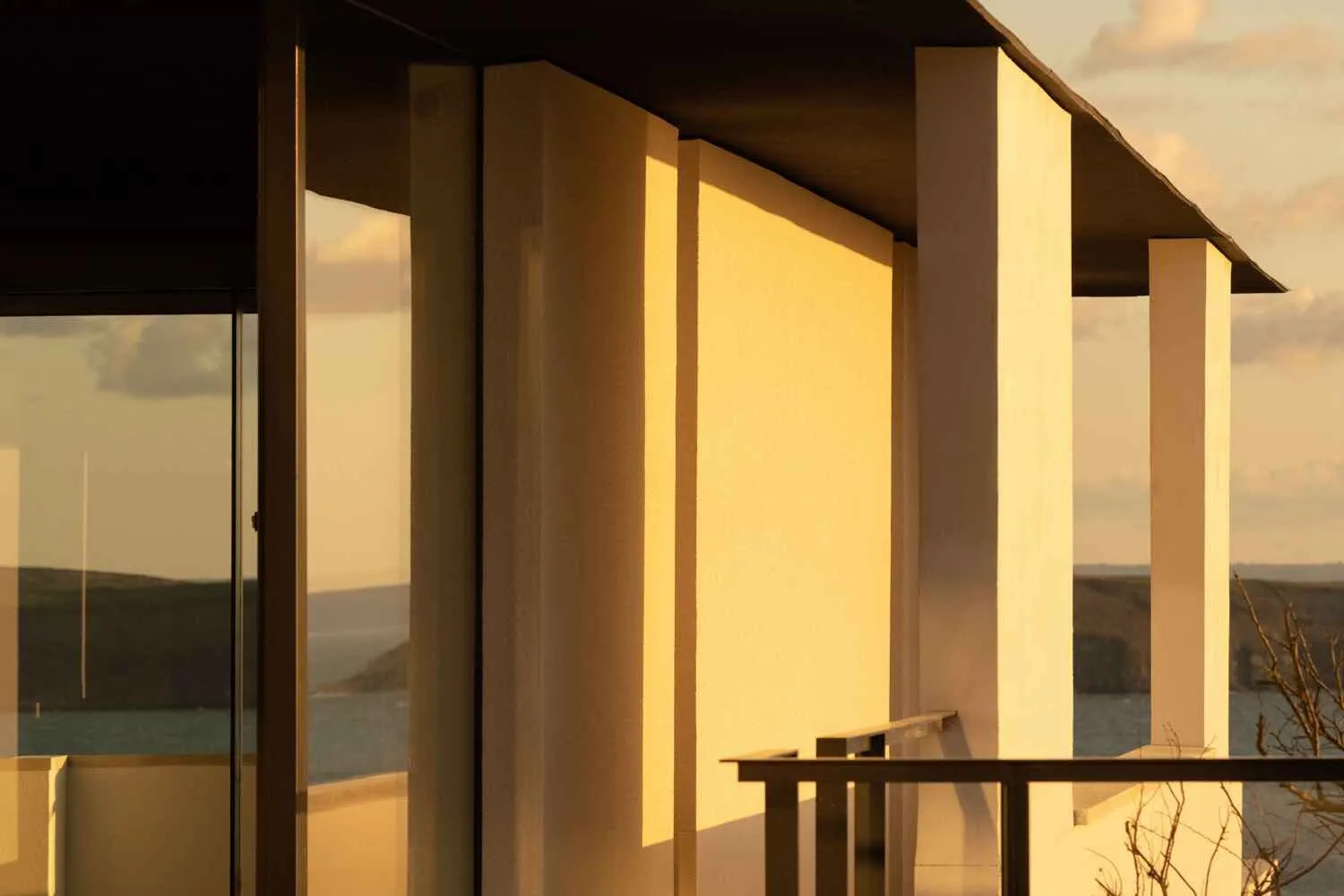 Cove Ridge, North Devon coast &mdash; External walls in light