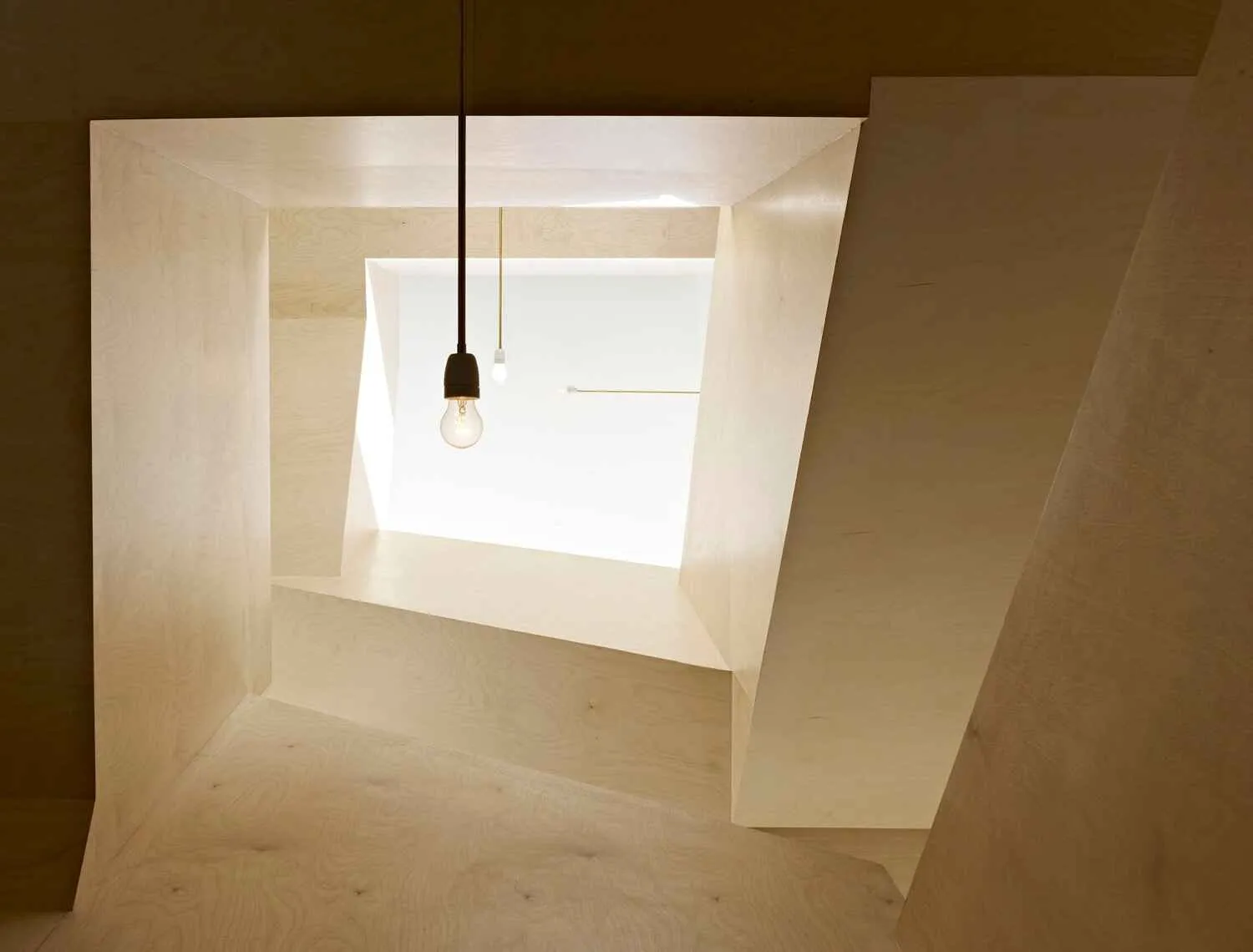 Folded House, Islington, N1 &mdash; Looking up stair