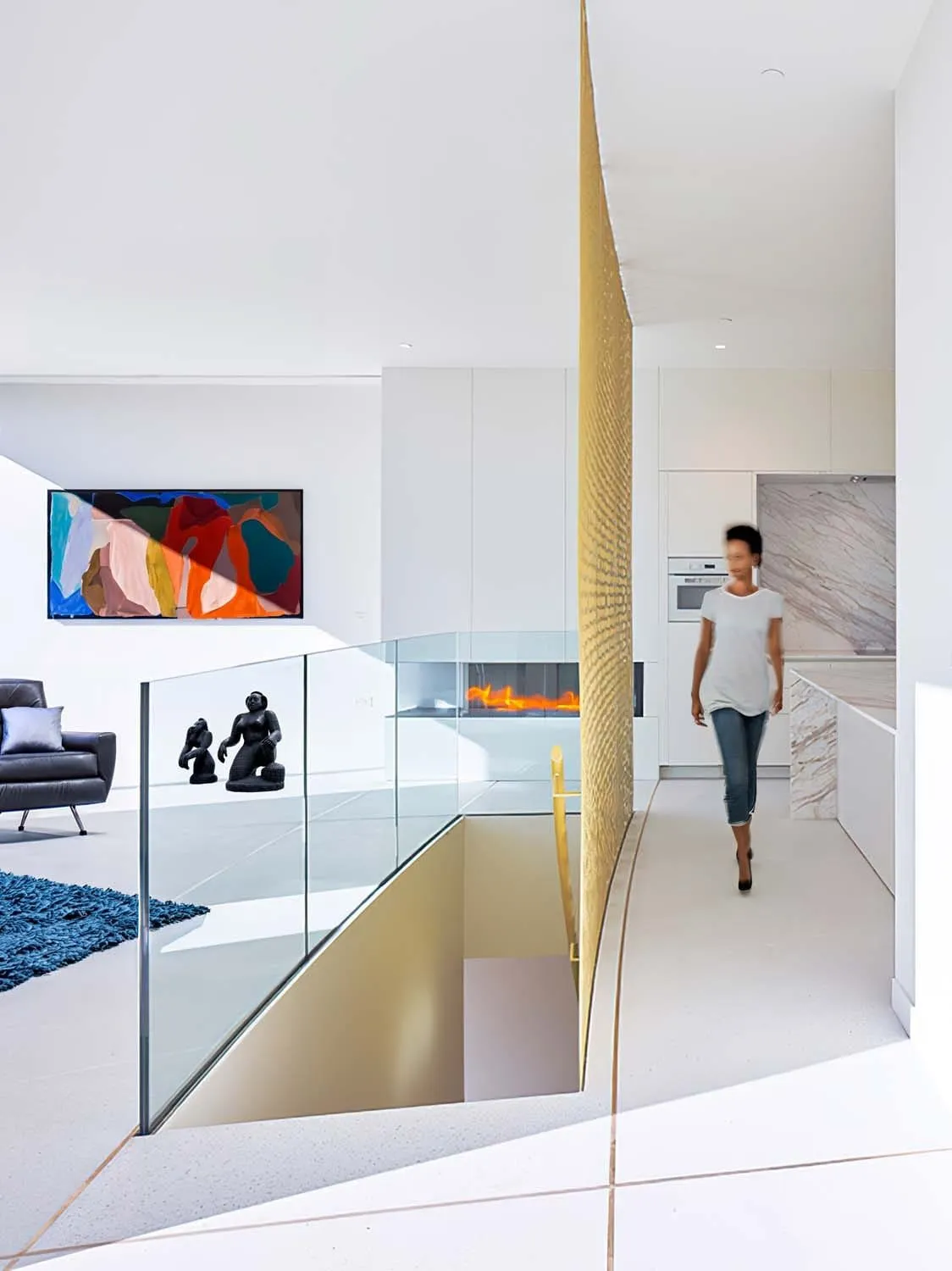Helios House, White City, W12 &mdash; Helios house stairs landing