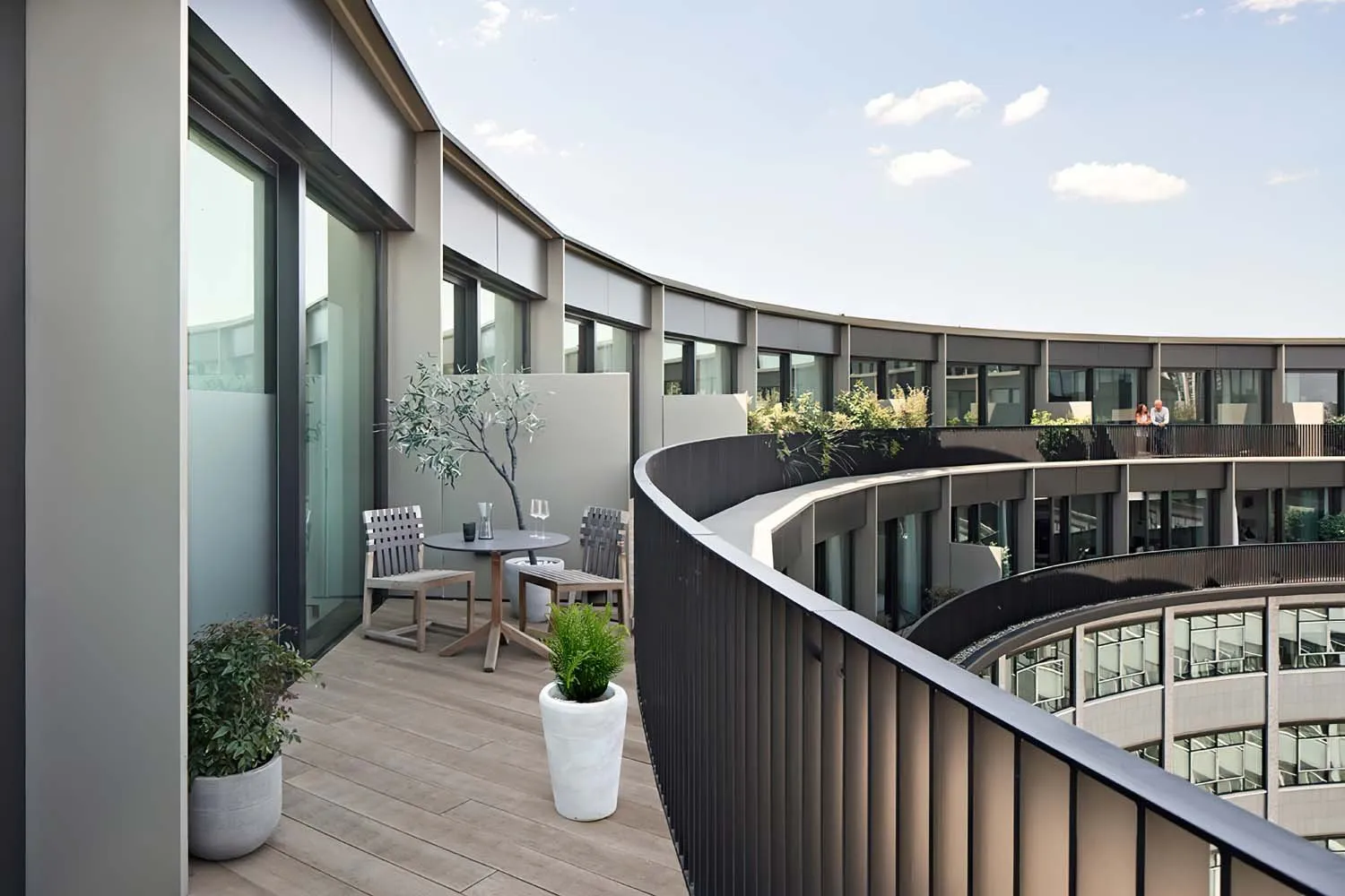 Helios House, White City, W12 &mdash; Helios house terrace