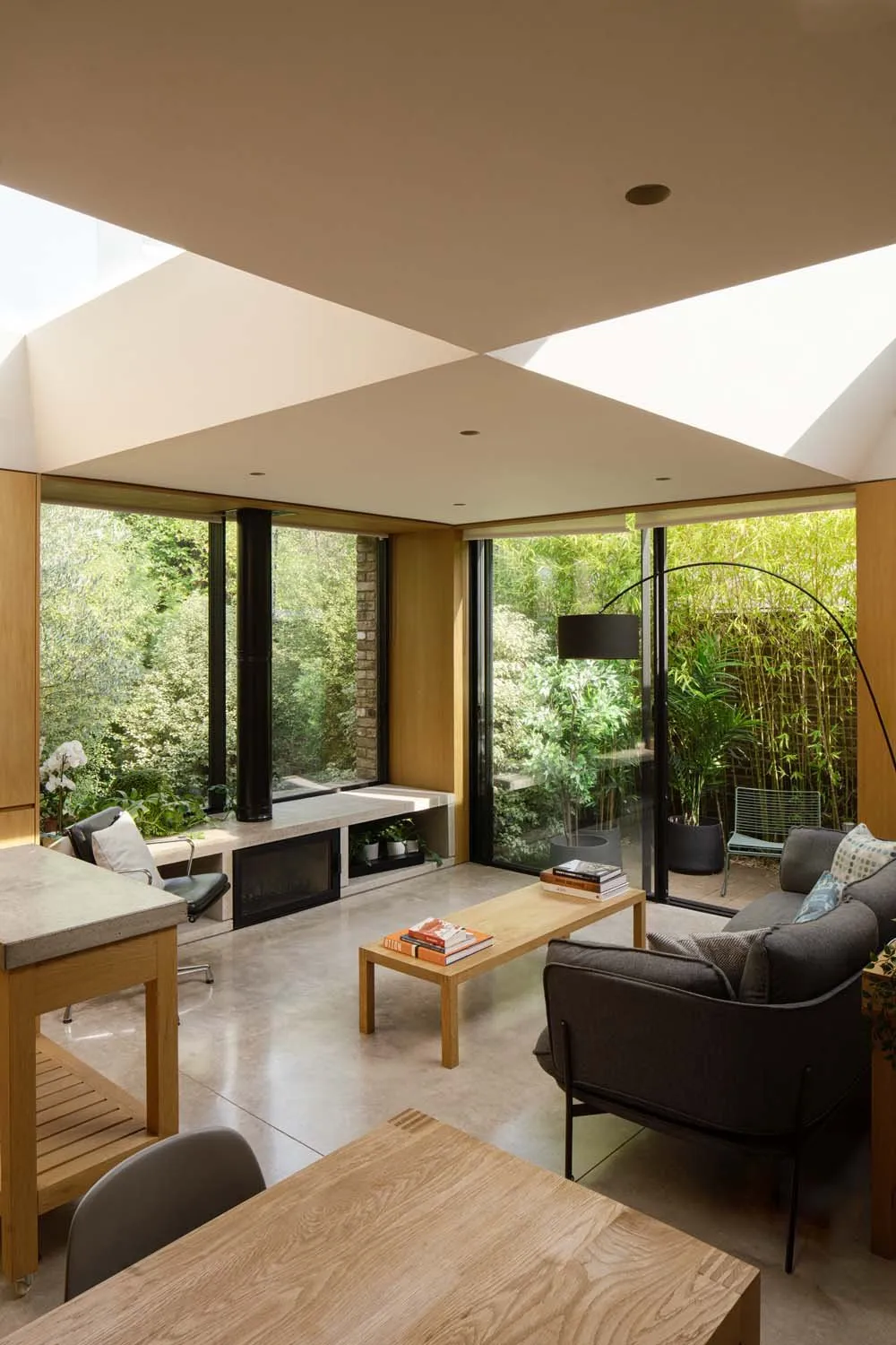 Hidden House, Clerkenwell Green, EC1 &mdash; Living from side