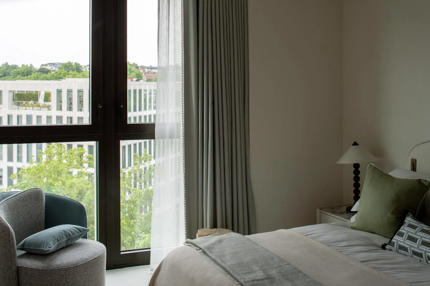 Holland Park Penthouse, Kensington &mdash; bedroom, balcony and armchair