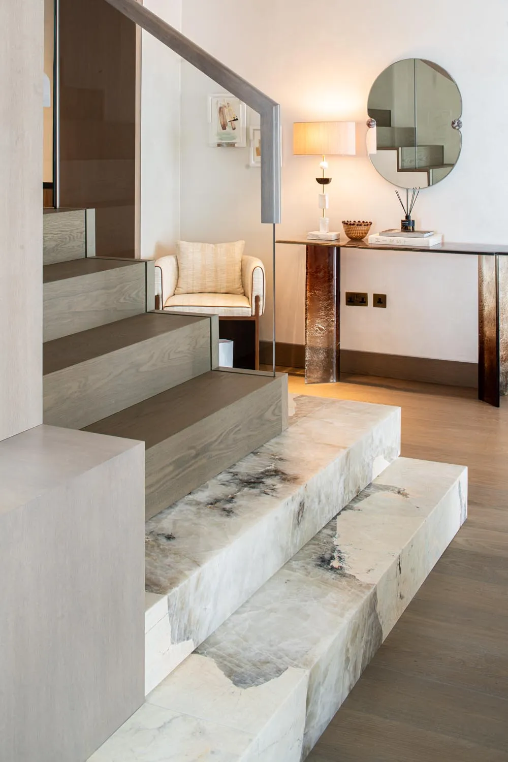 Holland Park Penthouse, Kensington &mdash; bedroom, seating area and mirror