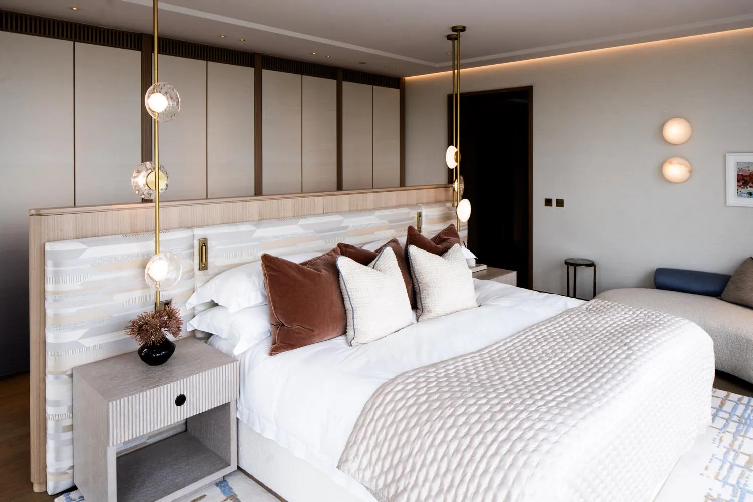 Holland Park Penthouse, Kensington &mdash; bedroom, upholstered headboard