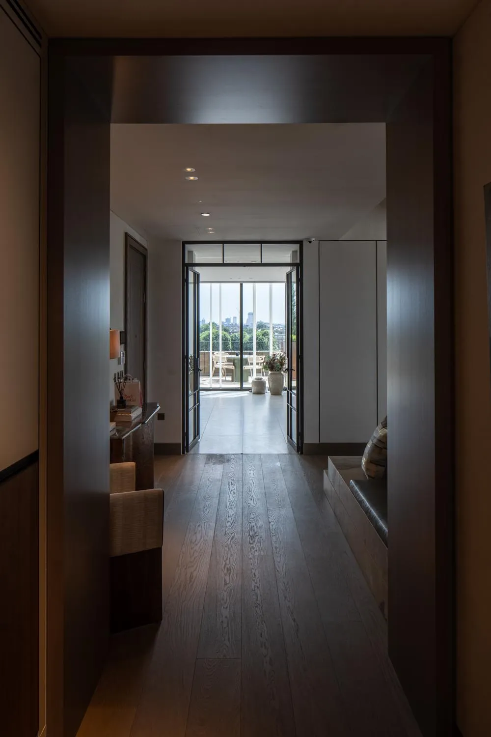 Holland Park Penthouse, Kensington &mdash; corridor, enfilade view