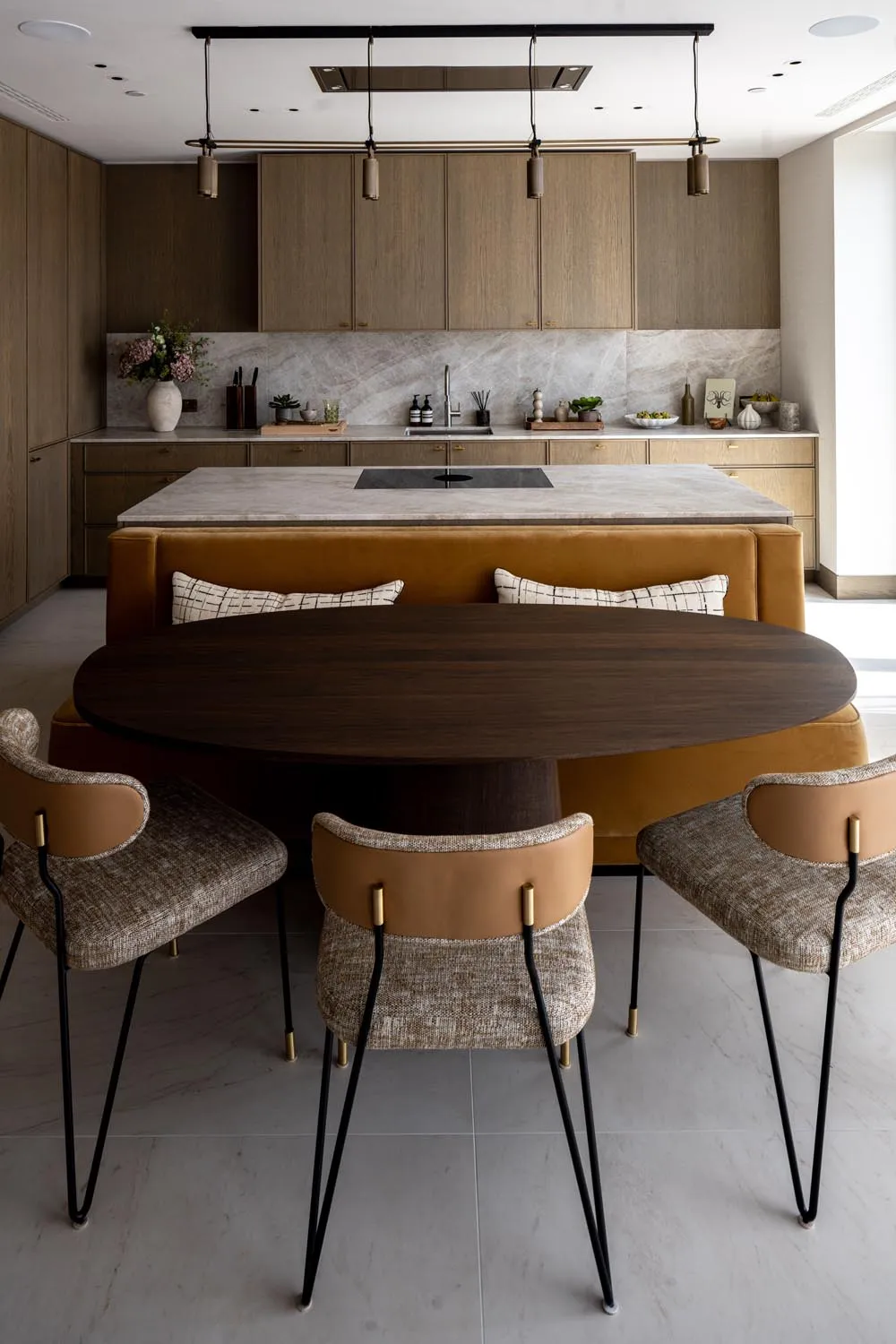 Holland Park Penthouse, Kensington &mdash; dining table, chairs and banquette
