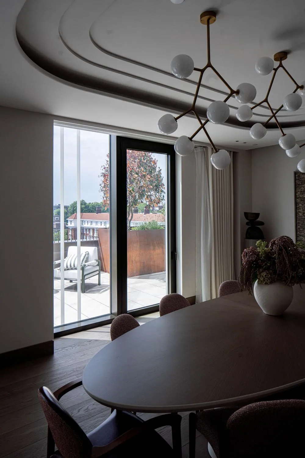 Holland Park Penthouse, Kensington &mdash; dining table, pendant and window