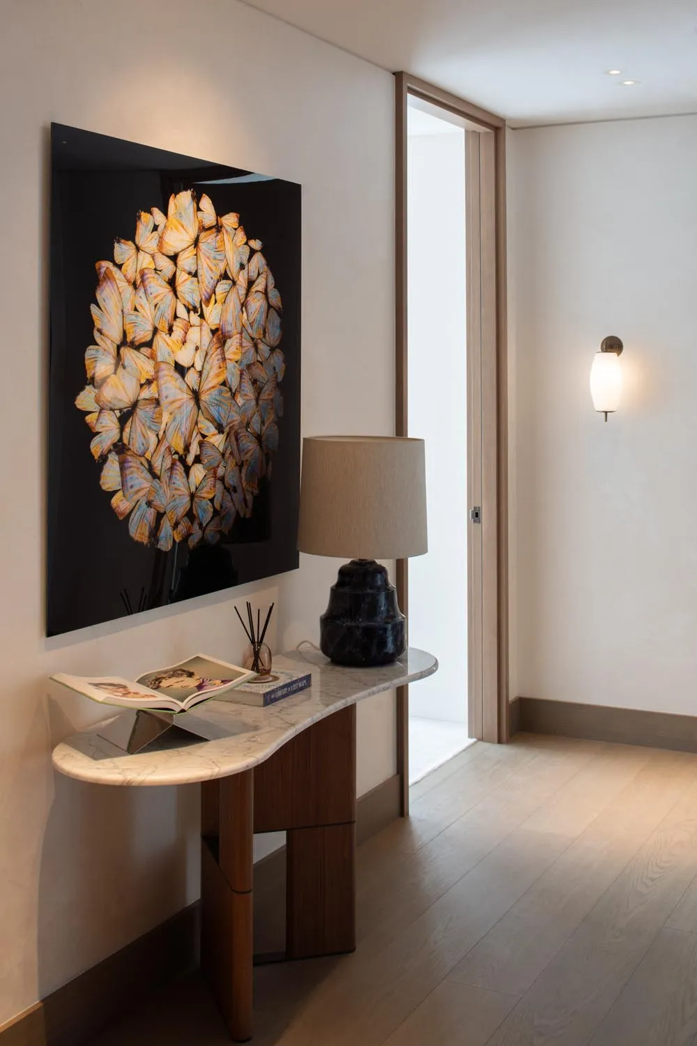 Holland Park Penthouse, Kensington &mdash; hallway, sculptural wall art