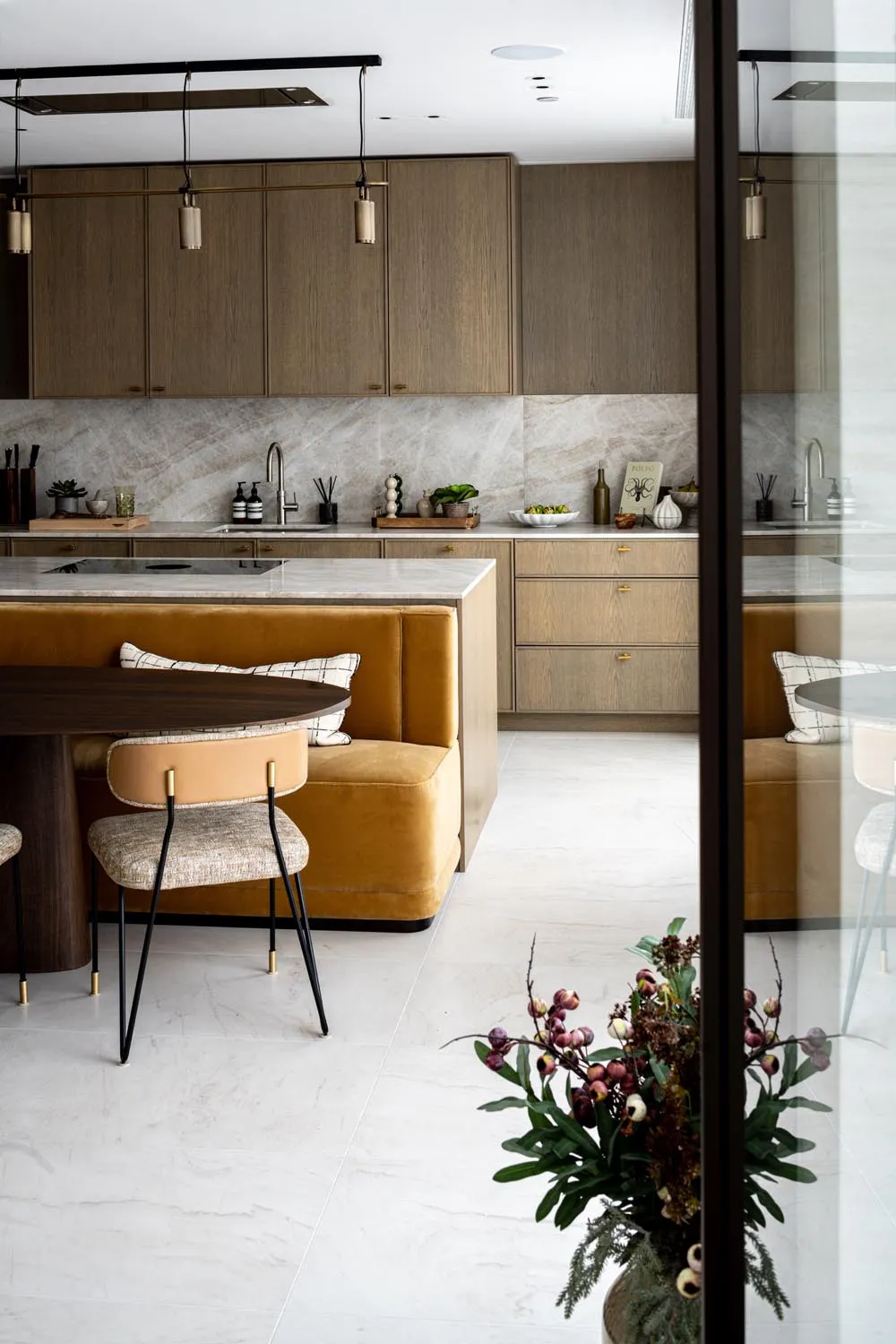 Holland Park Penthouse, Kensington &mdash; kitchen island, stools and view