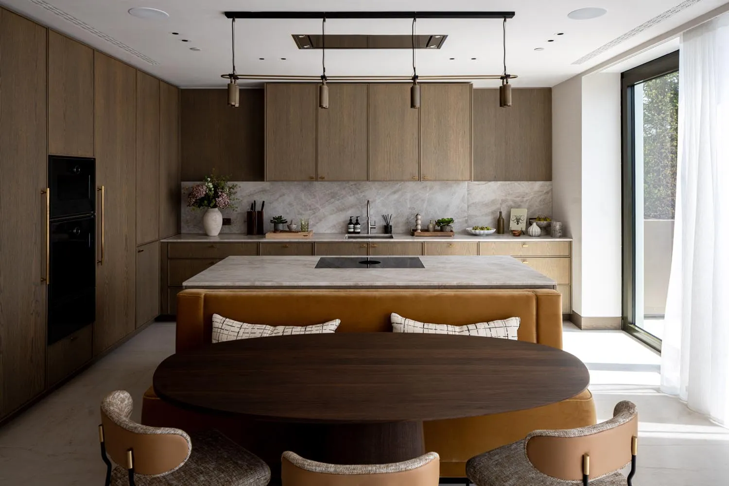 Holland Park Penthouse, Kensington &mdash; kitchen island, toward window