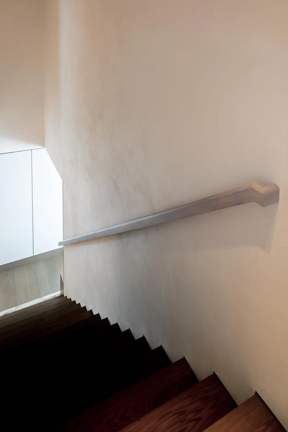Holland Park Penthouse, Kensington &mdash; staircase, descending handrail