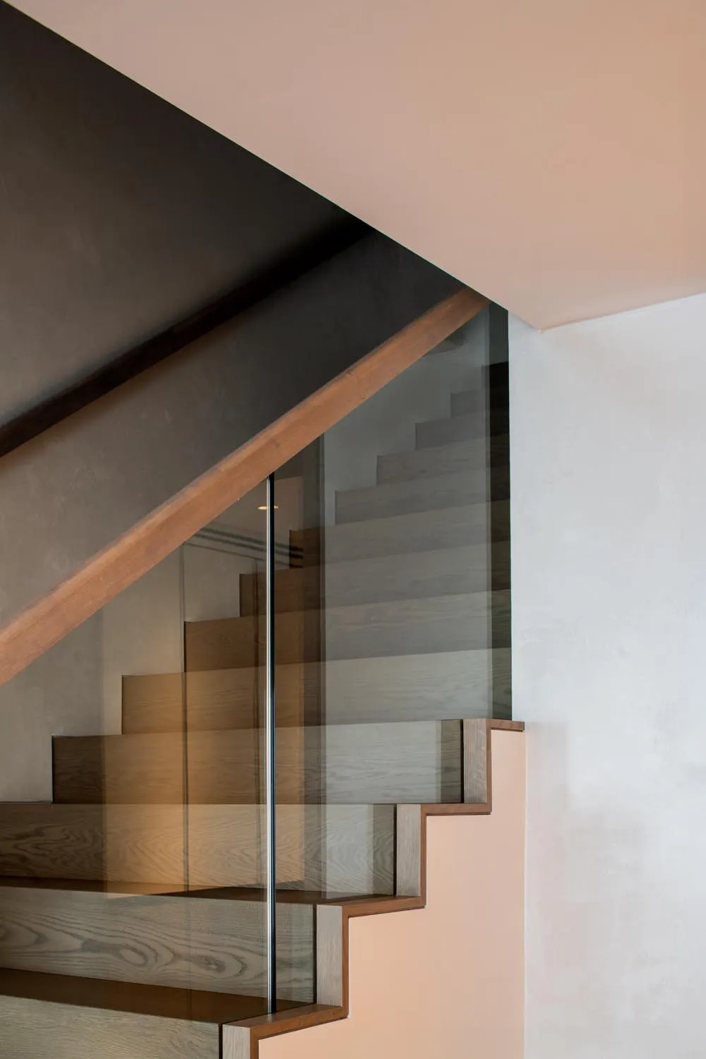 Holland Park Penthouse, Kensington &mdash; staircase, timber treads
