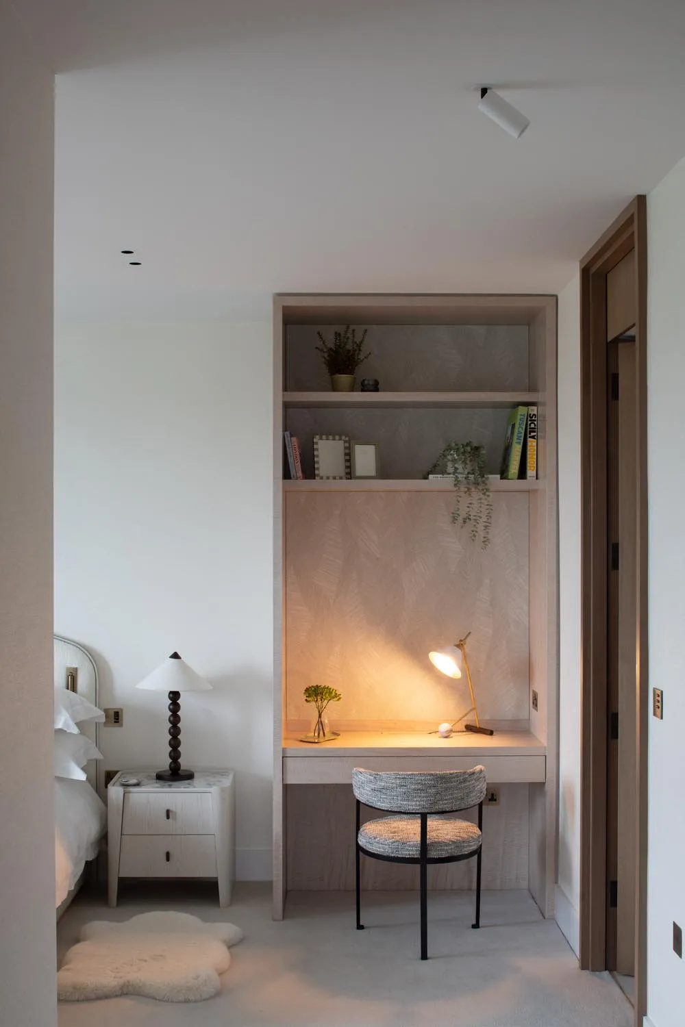 Holland Park Penthouse, Kensington &mdash; study nook, desk joinery