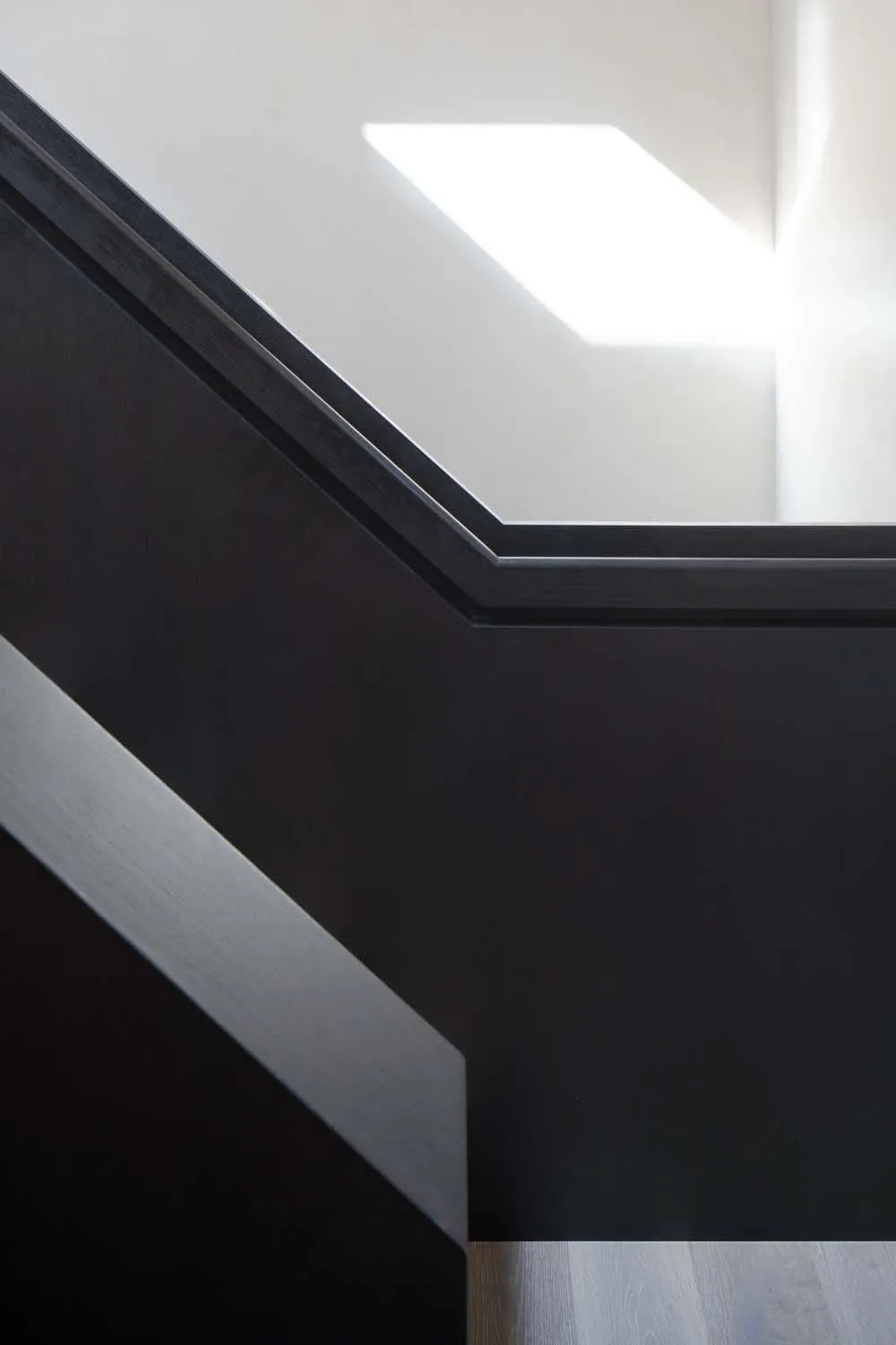 Meadow Grove, Barnes, SW13 &mdash; Banister detail