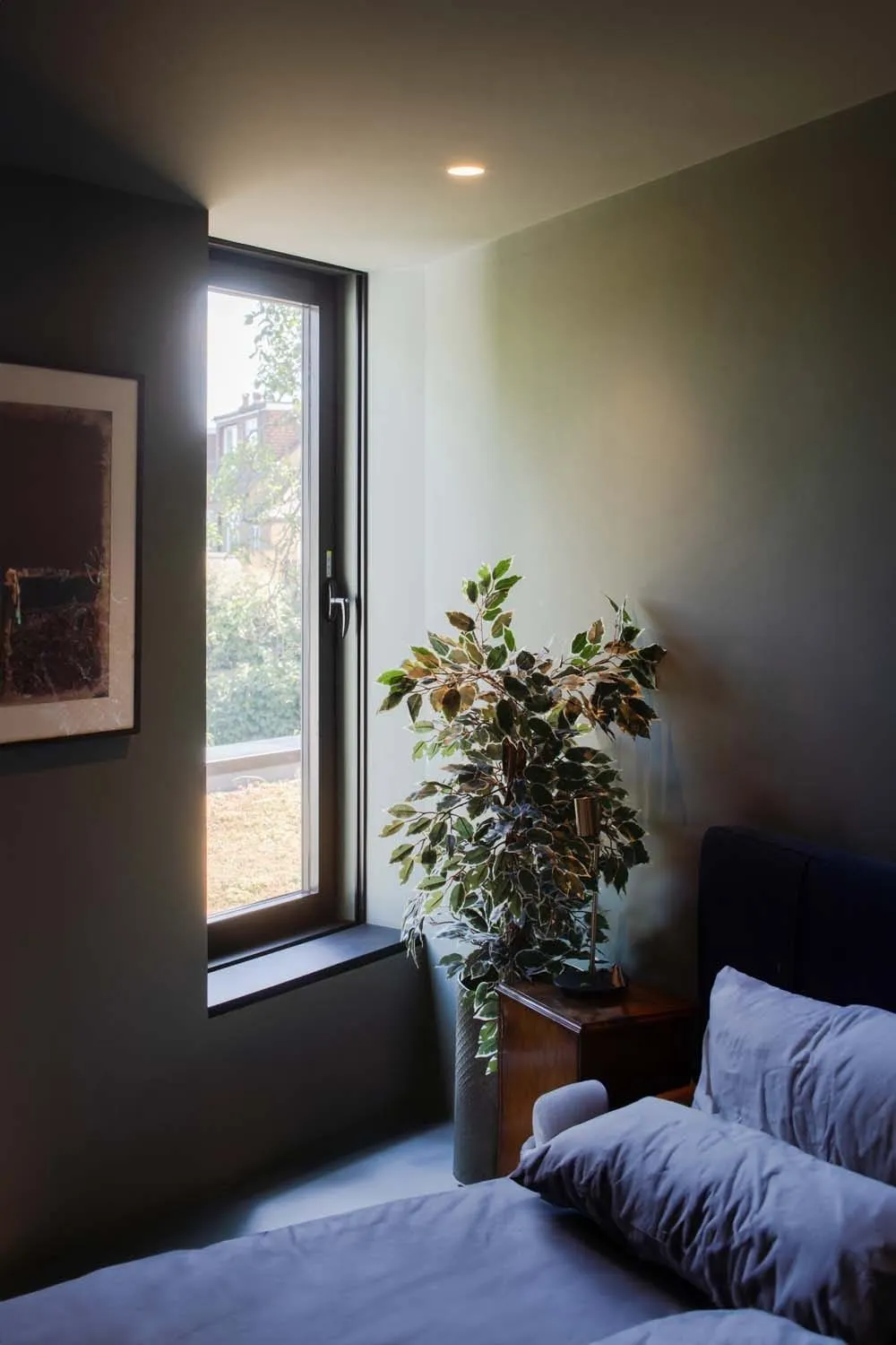 Meadow Grove, Barnes, SW13 &mdash; Bedroom plant