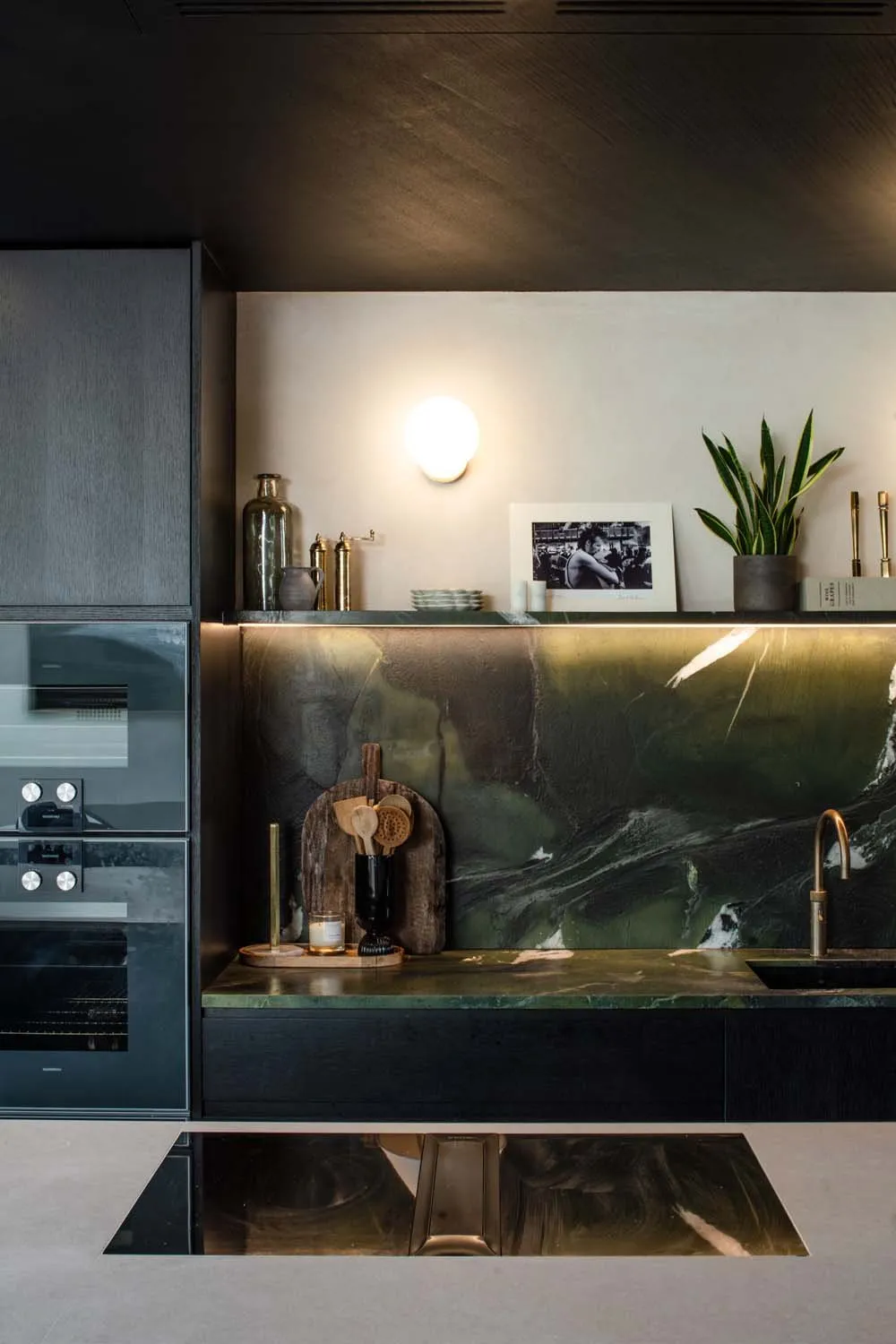 Meadow Grove, Barnes, SW13 &mdash; Kitchen hob