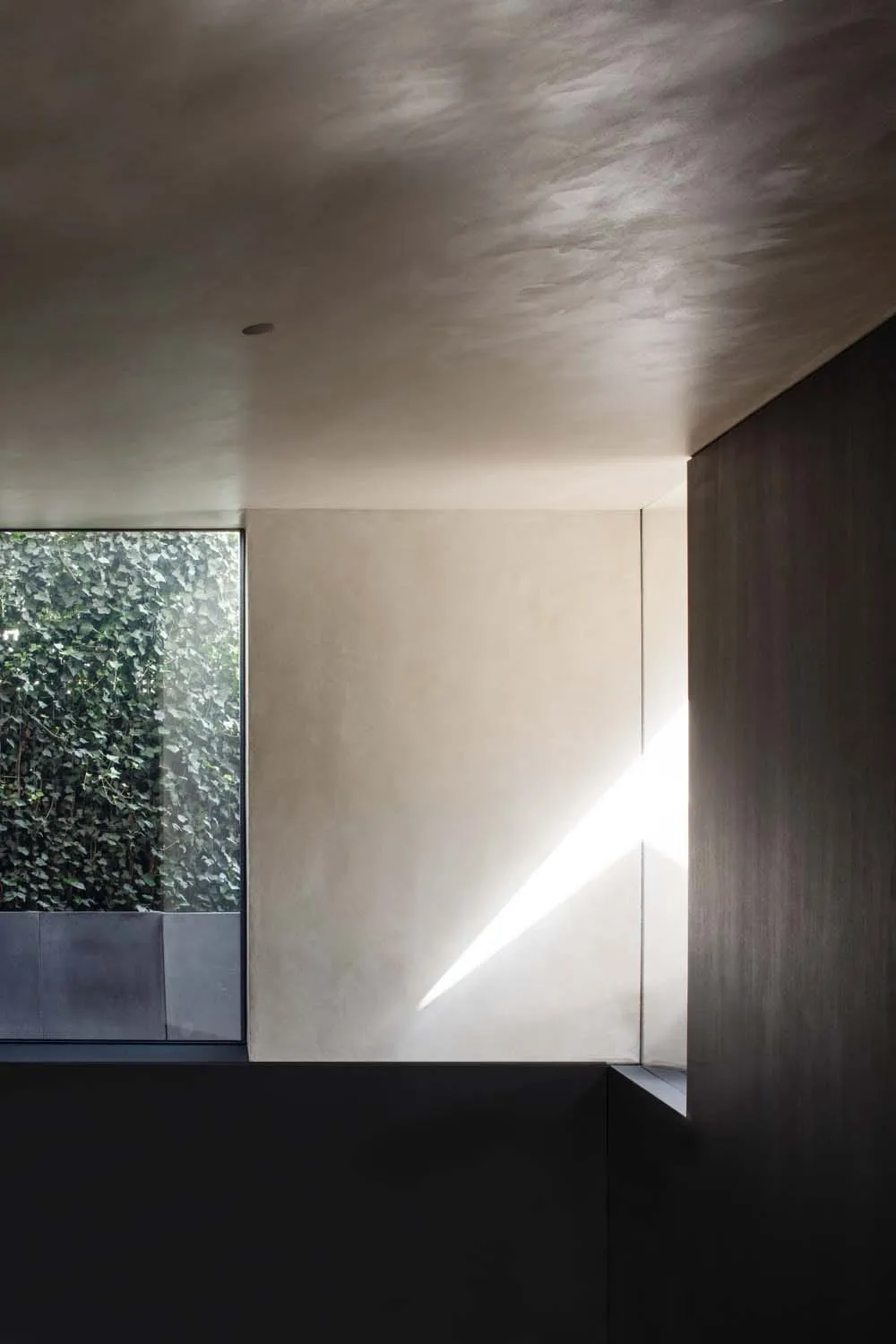 Meadow Grove, Barnes, SW13 &mdash; Light in