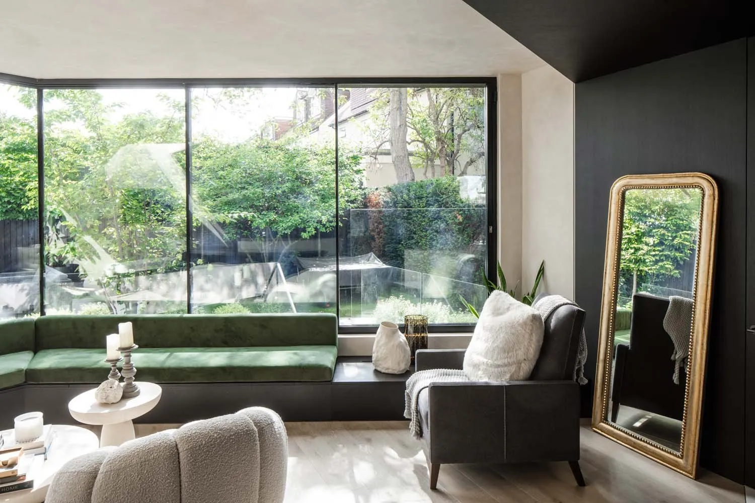 Meadow Grove, Barnes, SW13 &mdash; Living reflection