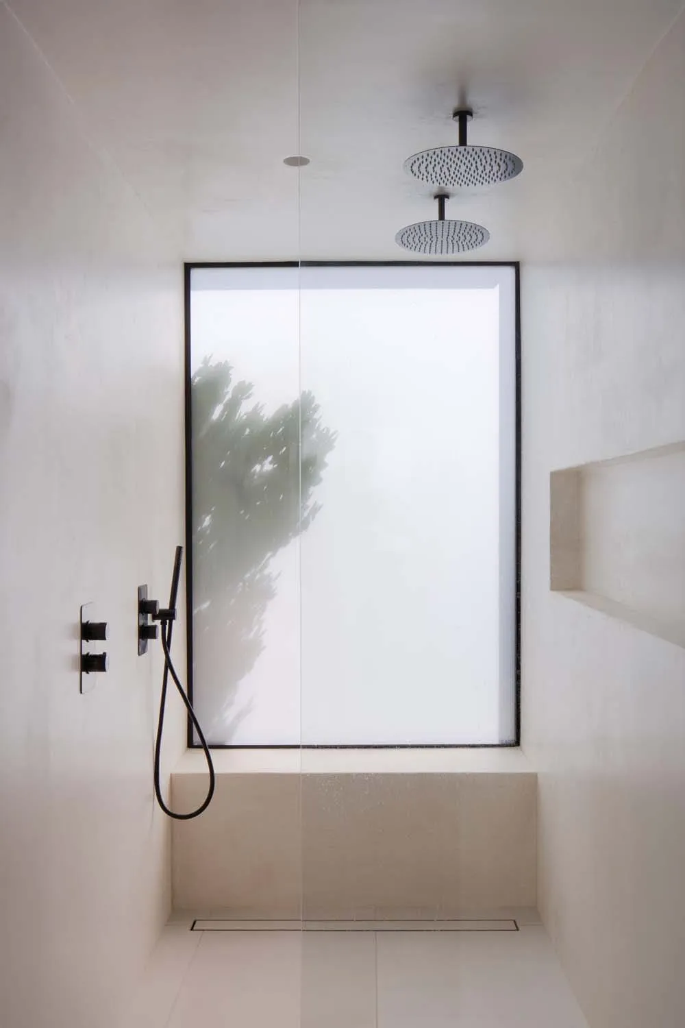 Meadow Grove, Barnes, SW13 &mdash; Shower window