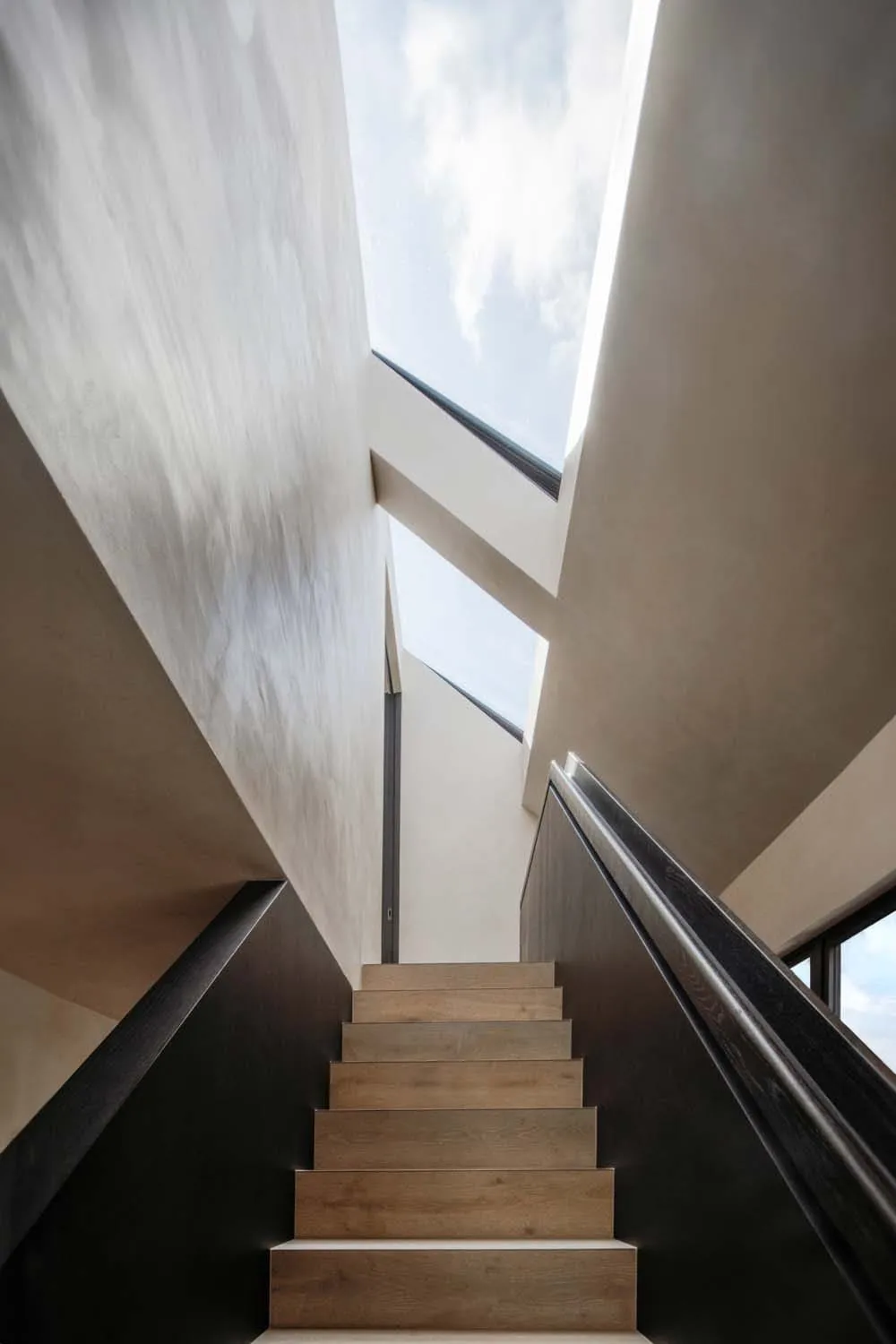 Meadow Grove, Barnes, SW13 &mdash; Staircase skylights