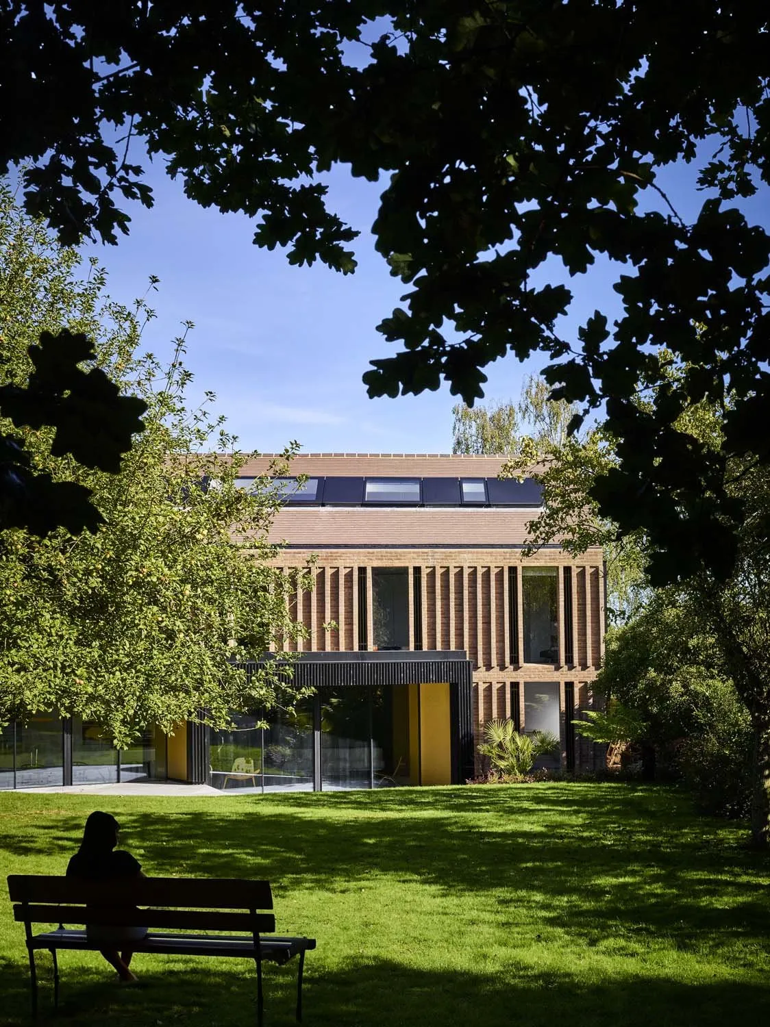 Modern Detached, Harpenden, AL5 &mdash; External rear bench