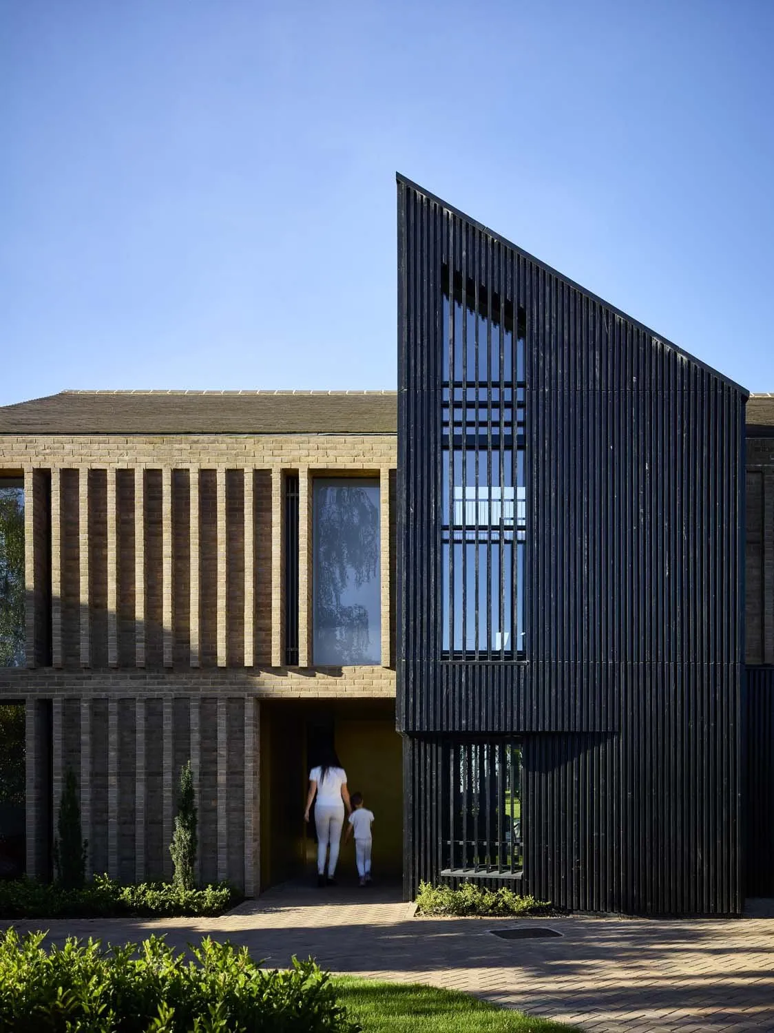 Modern Detached, Harpenden, AL5 &mdash; Front direct view