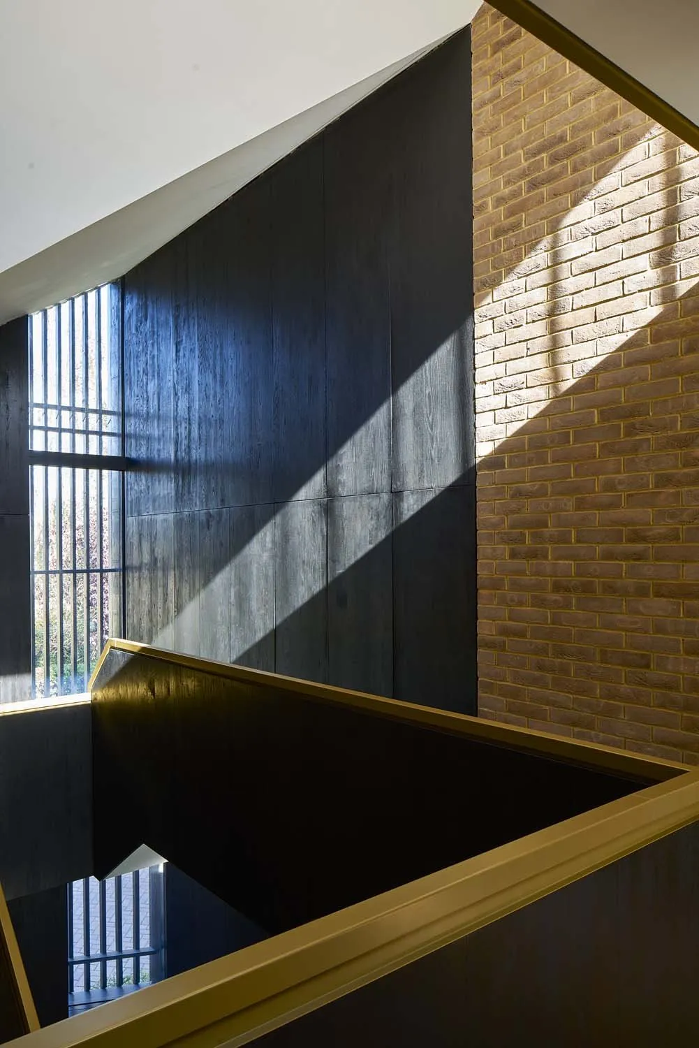 Modern Detached, Harpenden, AL5 &mdash; Landing light