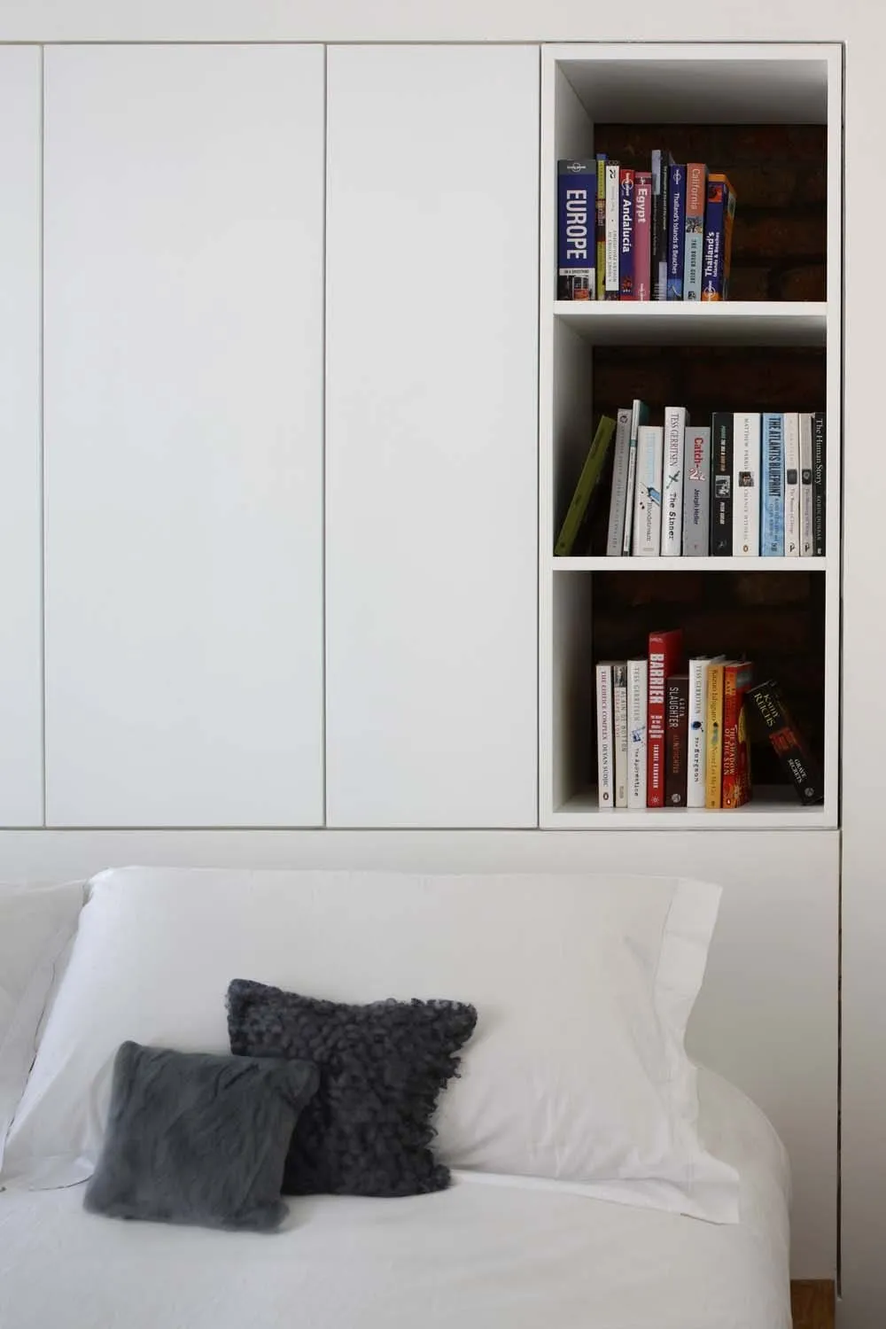 Modern Terrace, Islington, N1 &mdash; Bedroom joinery