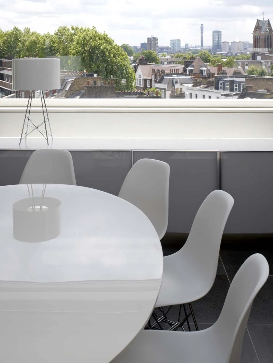 Sky House, Camden, NW1 &mdash; Dining
