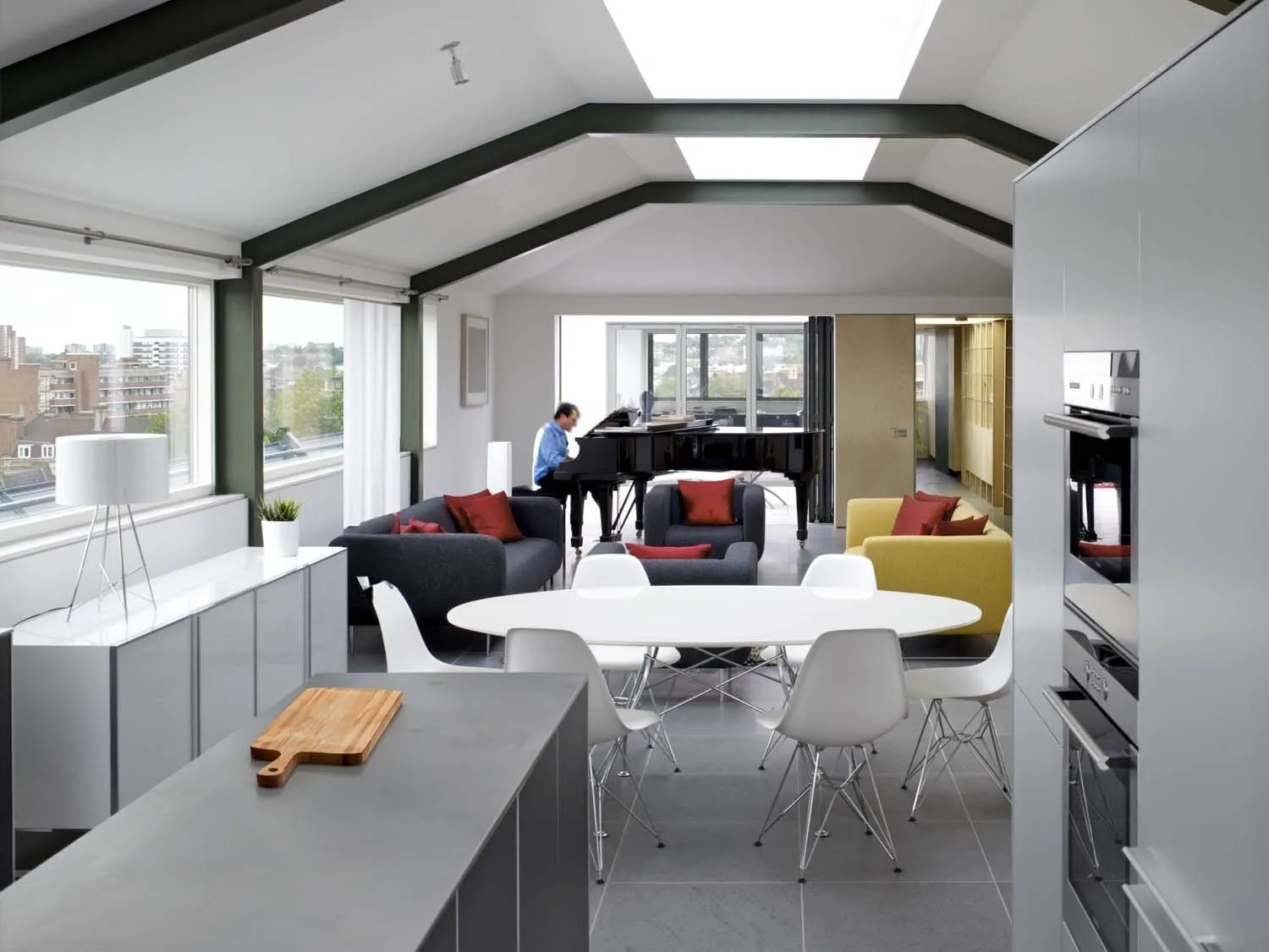 Sky House, Camden, NW1 &mdash; Kitchen and living