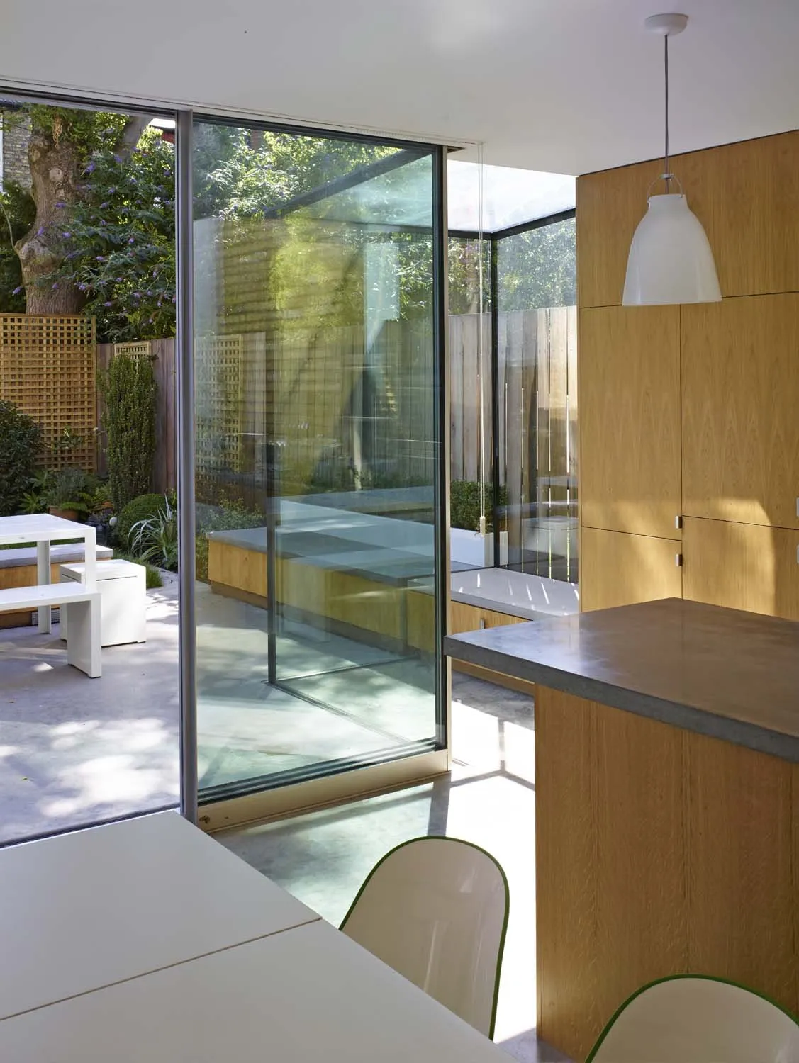 Well House, Islington, N1 &mdash; Garden from kitchen
